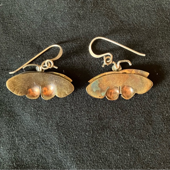 🦋 Handmade butterfly earrings, multi-tone metal design - Picture 2 of 2